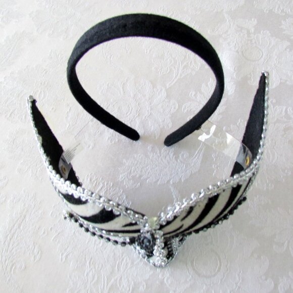 HALLOWEEN MASK, VENETIAN CARNIVALE MASKED BALL, EMBELLISHED ZEBRA, MARDI GRAS - Picture 5 of 5